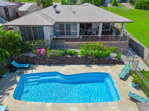 Palm Oasis Hinterland Home, Sleeps 10 With Pets - Tourism Caloundra 0