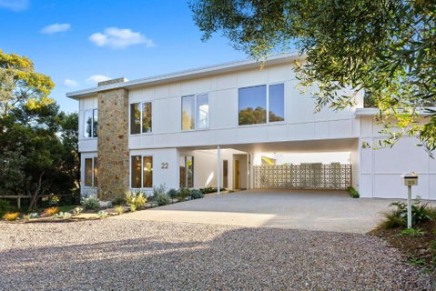 Palm Springs Hideaway - Tourism Caloundra 3