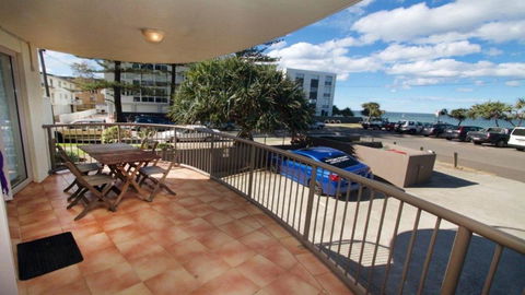 Pandanus Shores Unit 2 Kings Beach QLD - Tourism Caloundra 1
