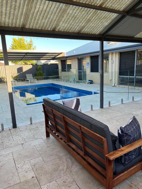 Parkside Pool Home In Aubin Grove - Tourism Caloundra 0