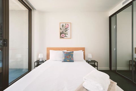 Patio Mt View 1BR Apt In CBD Near ANU And Museum With Free Parking And WiFi - Tourism Caloundra 3