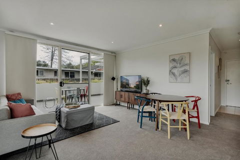 Peaceful 1-Bed Apartment Close To Lonsdale St - Tourism Caloundra 0