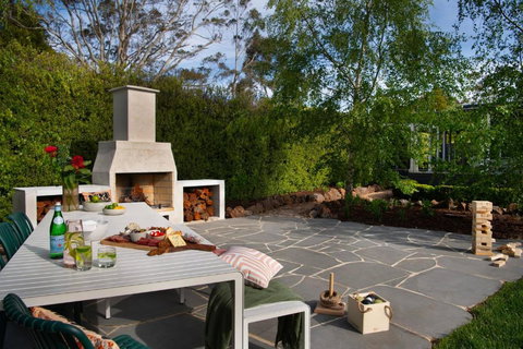 Peahen House - Tourism Caloundra 1