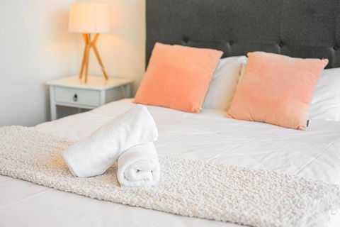 Penrith 3Br Apt Close ToTrain Station & Shopping - Tourism Caloundra 1
