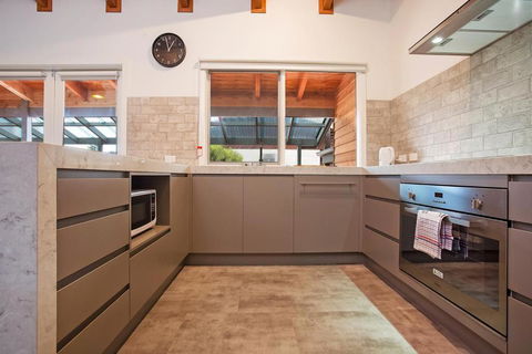 Port Central No 3 - Tourism Caloundra 3
