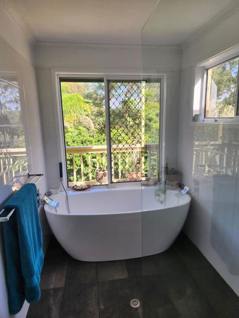 Poinciana Room - Tourism Caloundra 2