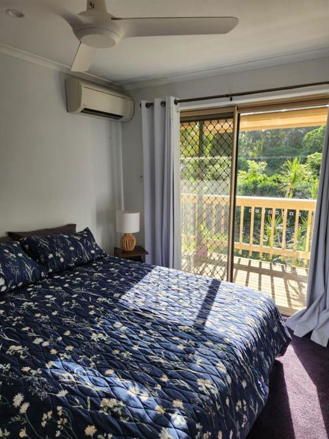 Poinciana Room - Tourism Caloundra 0
