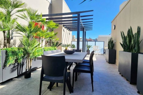 Penthouse With Private Terrace, Parking + 2 Pools - Tourism Caloundra 1