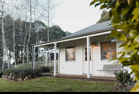 Peony Farm Pink Cottage - Tourism Caloundra 1