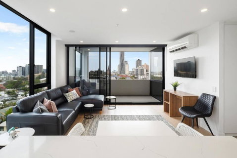 Perfect Haven In Spring Hill 2B1B And Parking - Tourism Caloundra 0