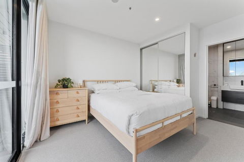 Perfect Location 1-Bed With Balcony, BBQ & Parking - Tourism Caloundra 2