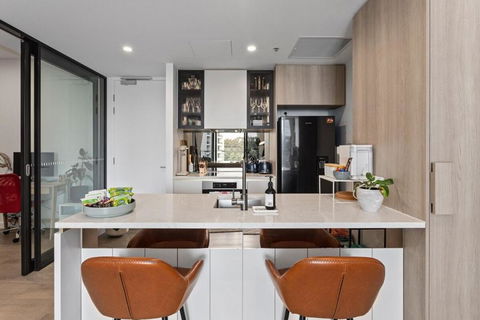 Perfect Location With 5 Star Amenities - Tourism Caloundra 2