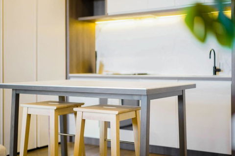 Perfectly Located Executive 1BR At Caulfield North - Tourism Caloundra 3