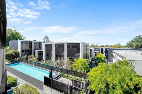 Perfectly Located Executive 1BR At Caulfield North - Tourism Caloundra 1