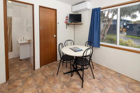 Pet Friendly On The Great Ocean Road - Tourism Caloundra 3