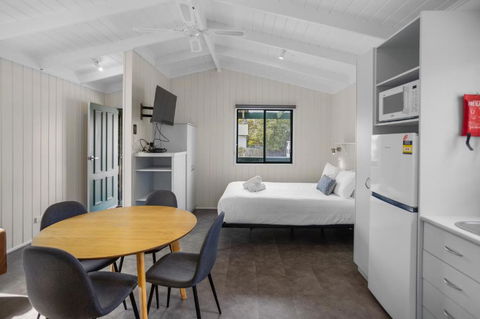 Pet Friendly On The Great Ocean Road - Tourism Caloundra 1