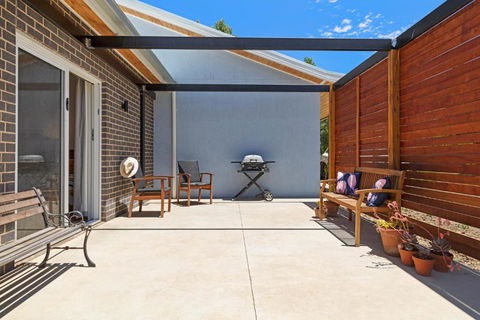 Piccolo B&B - The Perfect Getaway - Tourism Caloundra 1