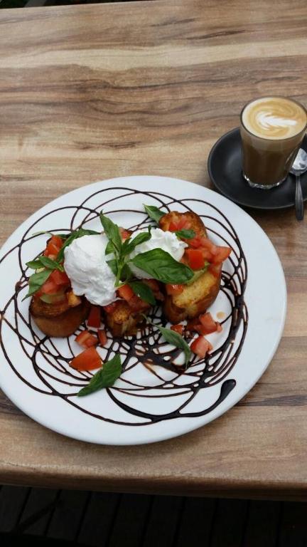 Pinnacle Holiday Lodge - Tourism Caloundra 2