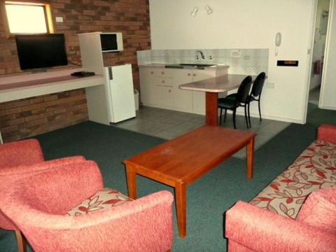 Pinnacle Holiday Lodge - Tourism Caloundra 1