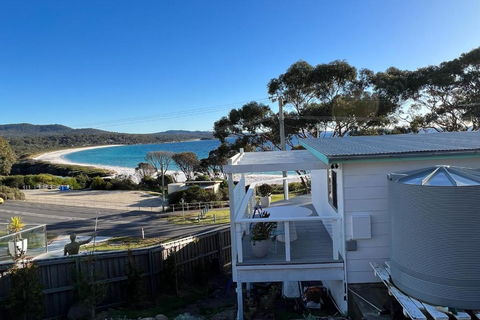 PIPI SHACK - Iconic Waterfront Shack Binalong Bay - Tourism Caloundra 0
