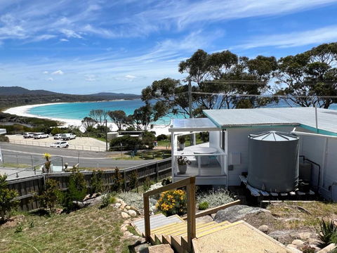 PIPI SHACK - Iconic Waterfront Shack Binalong Bay - Tourism Caloundra 1