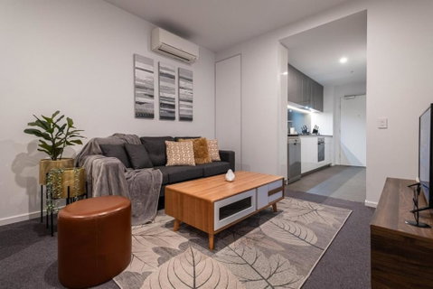 Pleasant &bright 2br2ba Apt Footscray Pool - Tourism Caloundra 0