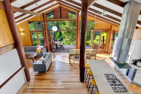 Pole Home In Paradise @ Kuranda - Tourism Caloundra 2