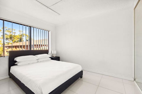 Polished 2-Bed Unit In The Heart Of Parramatta - Tourism Caloundra 3