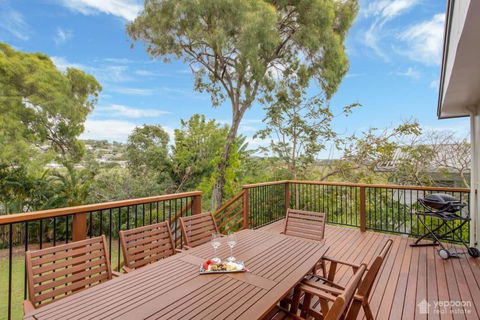 Poppies Cottage - Cooee Bay Beachside Retreat - Tourism Caloundra 0