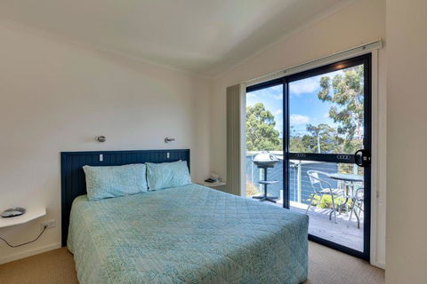 Port Huon Cottages - Tourism Caloundra 3