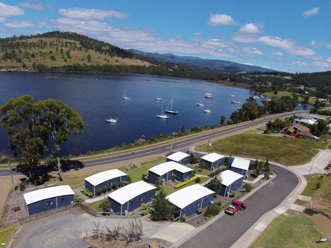 Port Huon Cottages - Tourism Caloundra 0