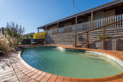 Port Philip Panorama - Bayview Retreat And Pool Bliss - Tourism Caloundra 2