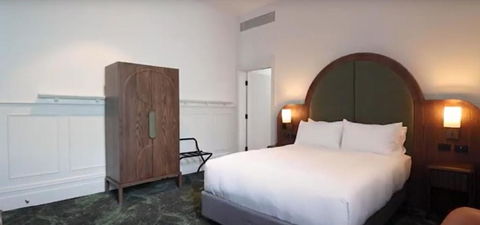 Portarlington Grand Hotel - Tourism Caloundra 1