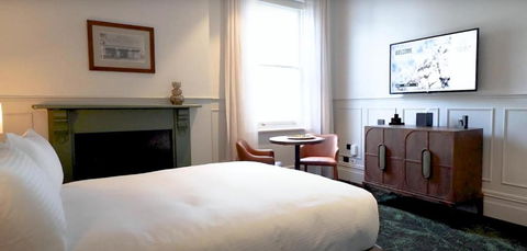 Portarlington Grand Hotel - Tourism Caloundra 2