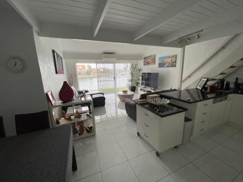 Port Lincoln Marina Waterfront Apartment - Tourism Caloundra 3