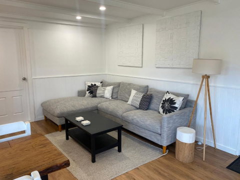 Pet Friendly Cozy Cabin - Tourism Caloundra 2