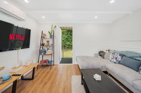 Pet Friendly Cozy Cabin - Tourism Caloundra 1