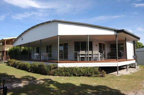 Rainbow Tides - Tourism Caloundra 2