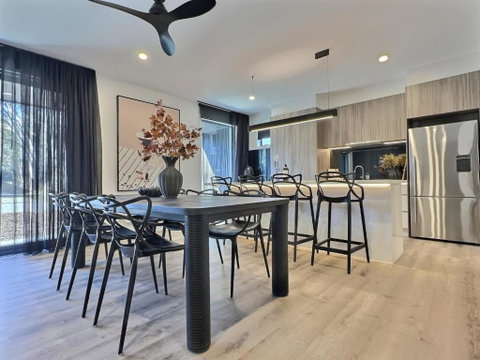 RAM, Alpine Getaways - Tourism Caloundra 0