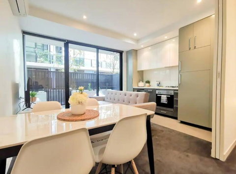 PR126-1 BR Comfy Stay Next To Station With FREE Parking - Tourism Caloundra 2