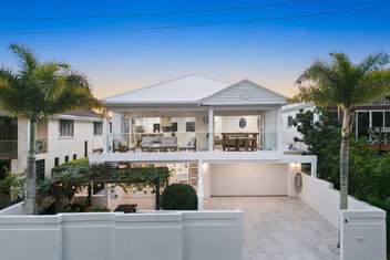 Premium Beach Front House - Pool, Bikes, Huge Deck with Tourism Caloundra