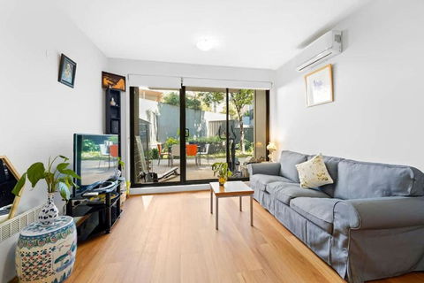 Prime Kensington 2BR Apt With A Massive Backyard - Tourism Caloundra 0