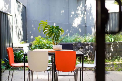 Prime Kensington 2BR Apt With A Massive Backyard - Tourism Caloundra 3