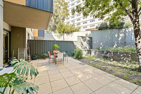 Prime Kensington 2BR Apt With A Massive Backyard - Tourism Caloundra 2