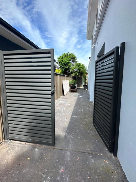 Private, Local Living Studio In Mascot, Airport - Tourism Caloundra 3