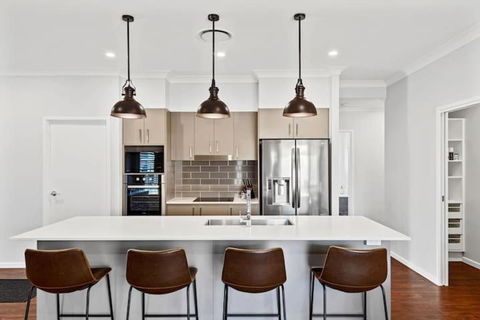 Private Mudjimba Beach Abode - Tourism Caloundra 3