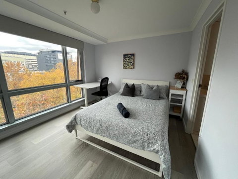 Private Room With Ensuite In The CBD - Tourism Caloundra 1