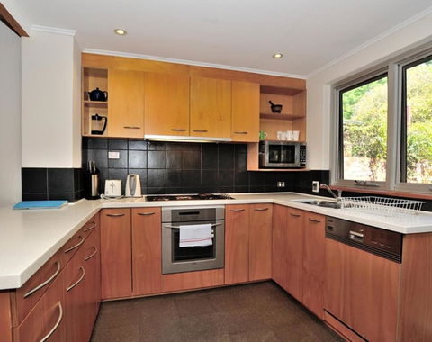 Pure Gold - Heritage 2 Bedroom Terraced Cottage - Tourism Caloundra 1