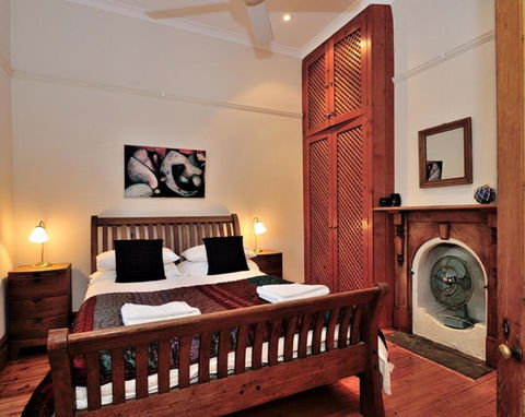 Pure Gold - Heritage 2 Bedroom Terraced Cottage - Tourism Caloundra 3