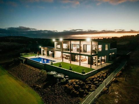 Pure Heaven - Tourism Caloundra 0